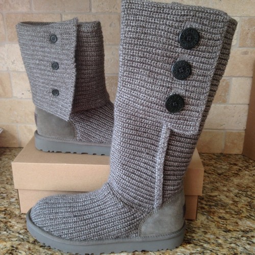 UGG CLASSIC CARDY BUTTON GREY GRAY KNIT 