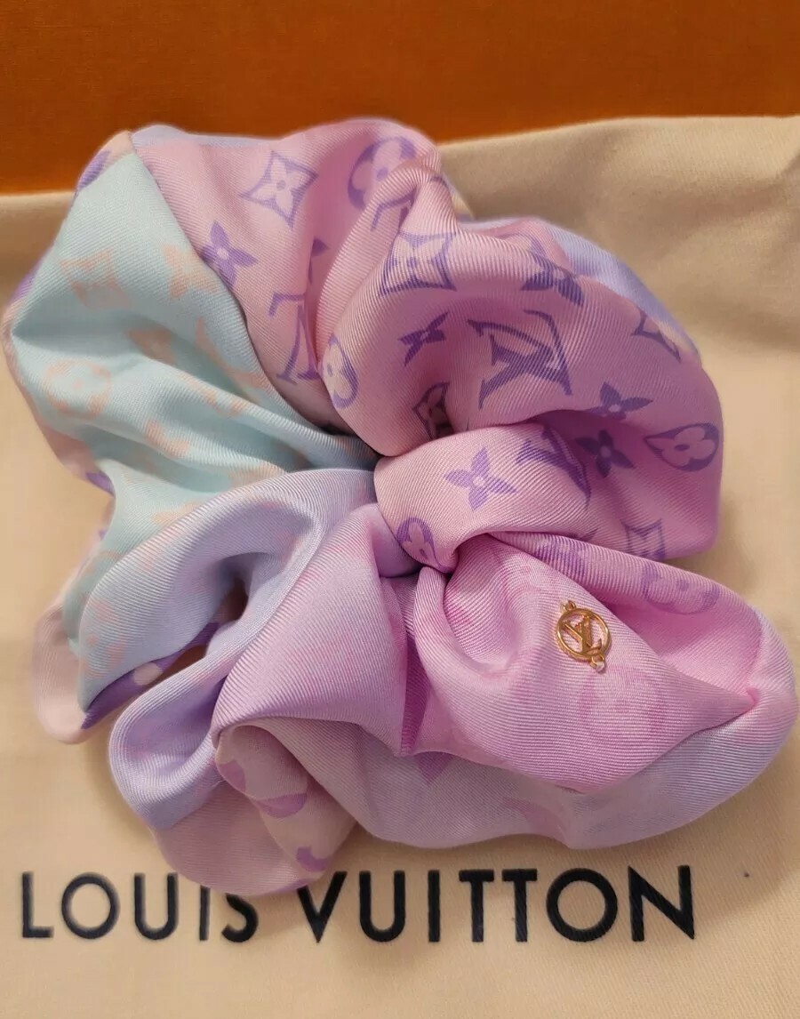 LOUIS VUITTON SCRUNCHIE HAIR ACCESSORY HAIR RIBBON GREEN BEIGE SILK  MONOGRAM