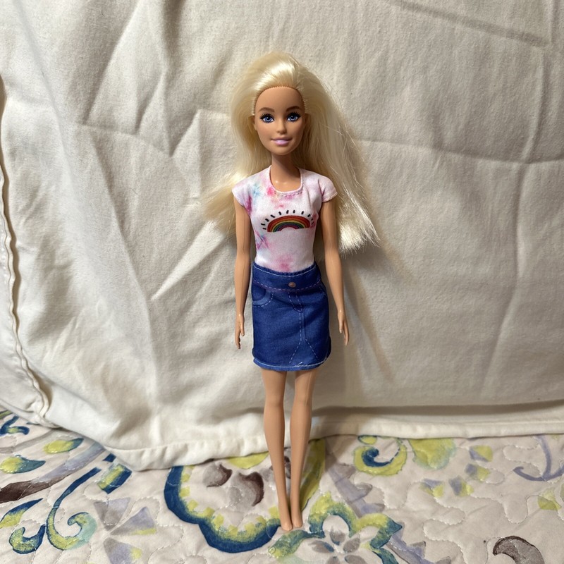 Barbie Blonde Hair Blue Eyes. 2013 Head 2015 Body