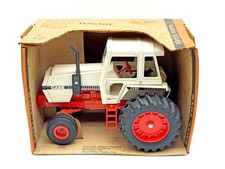1/16 Case 2390 Tractor In Box