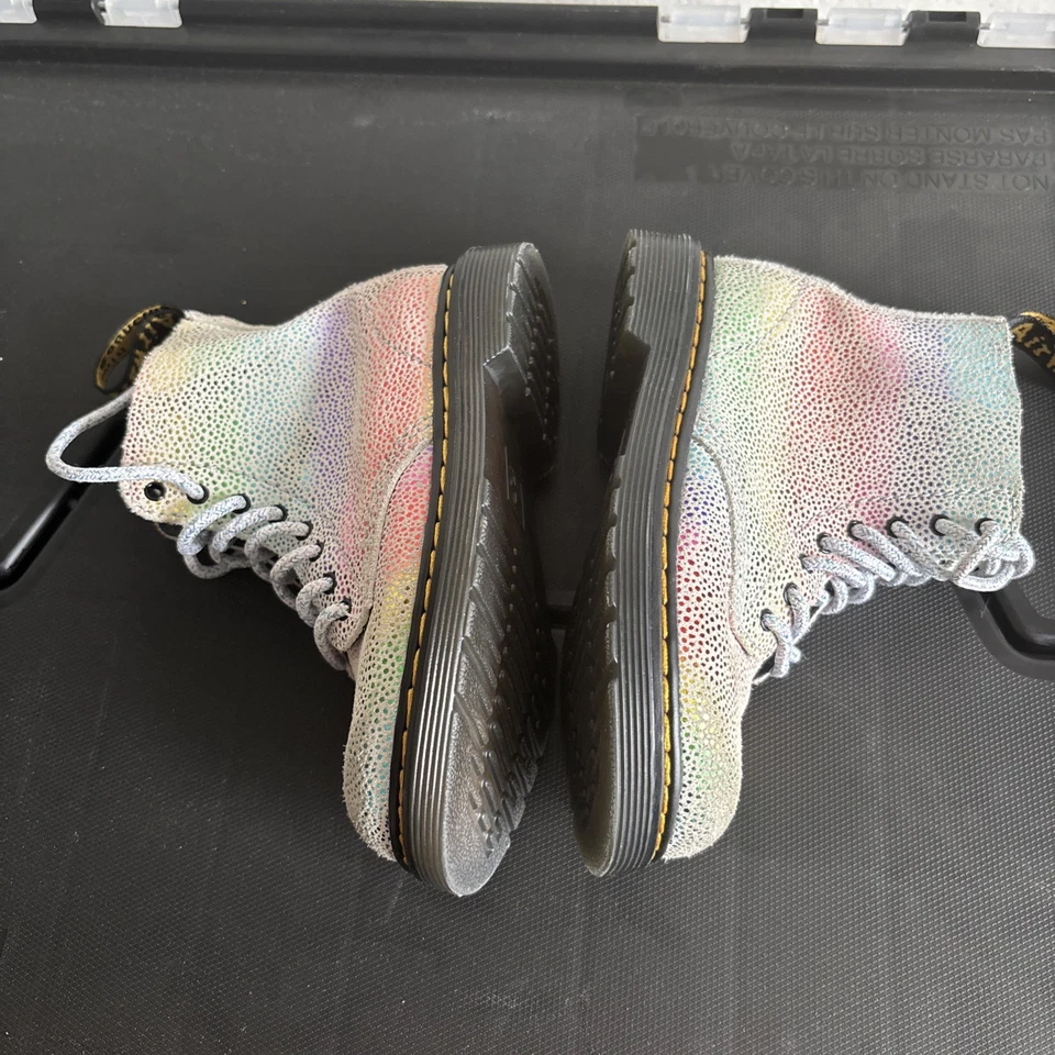 Botas con cordones Dr. Martens para niños pequeños 1460 Pascal iridiscentes talla 7 Foto 3 de 4