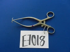 E7018 Arthrex AR-9260-44 Gelpi 2 Prong Sharp Tip Retractor 7.25" Overall Length