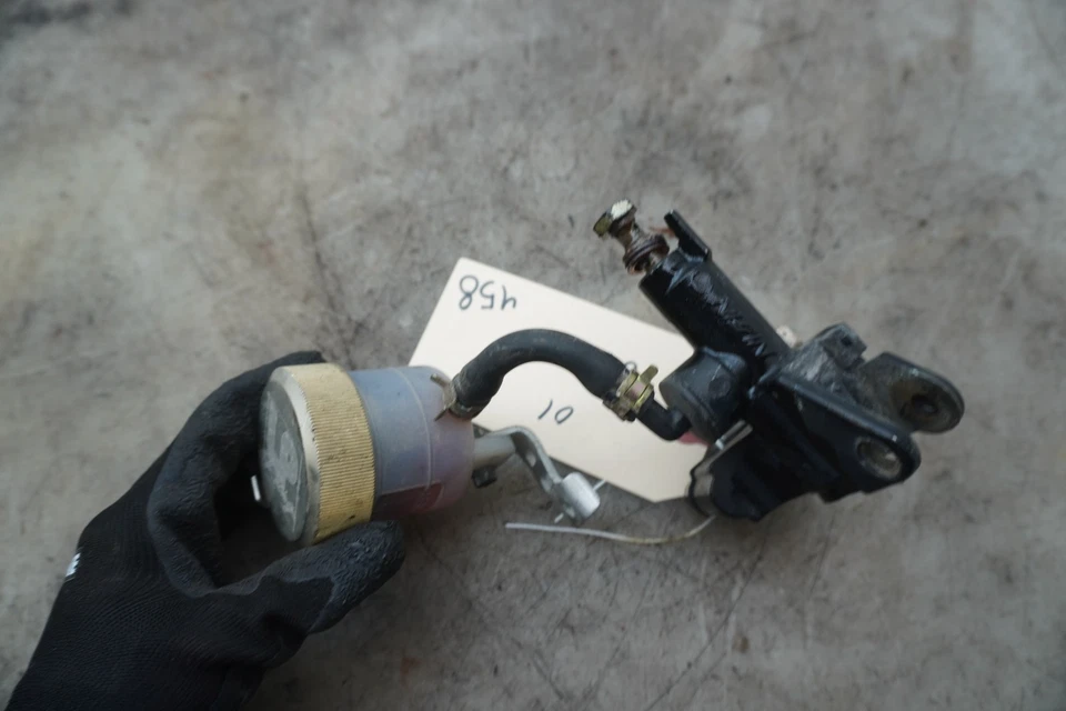 Suzuki GSXR 1000 2001 freno delantero cilindro maestro E-458 Foto 2 de 4