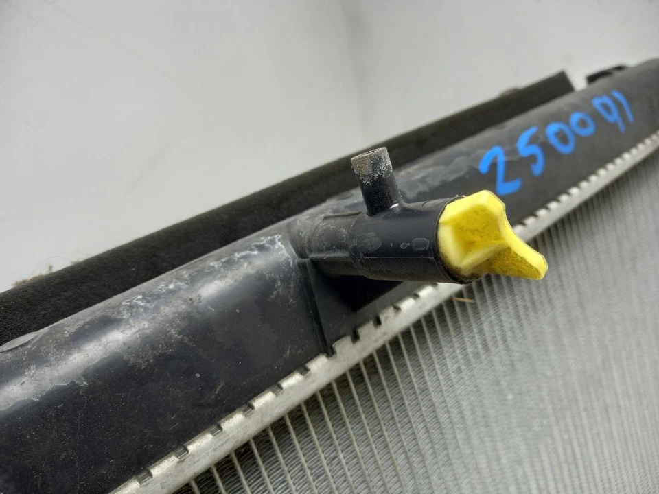 06-15 RADIADOR LEXUS IS350 3,5 L Foto 3 de 4