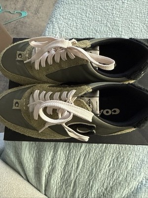 Enjoy the feel of the suede and nylon upper, fabric lining.