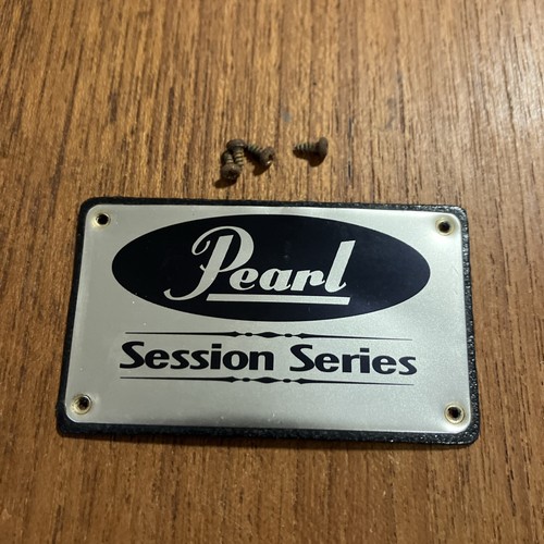 Pearl Session Badge Bass Drum Vintage Silver Black - Picture 1 of 3