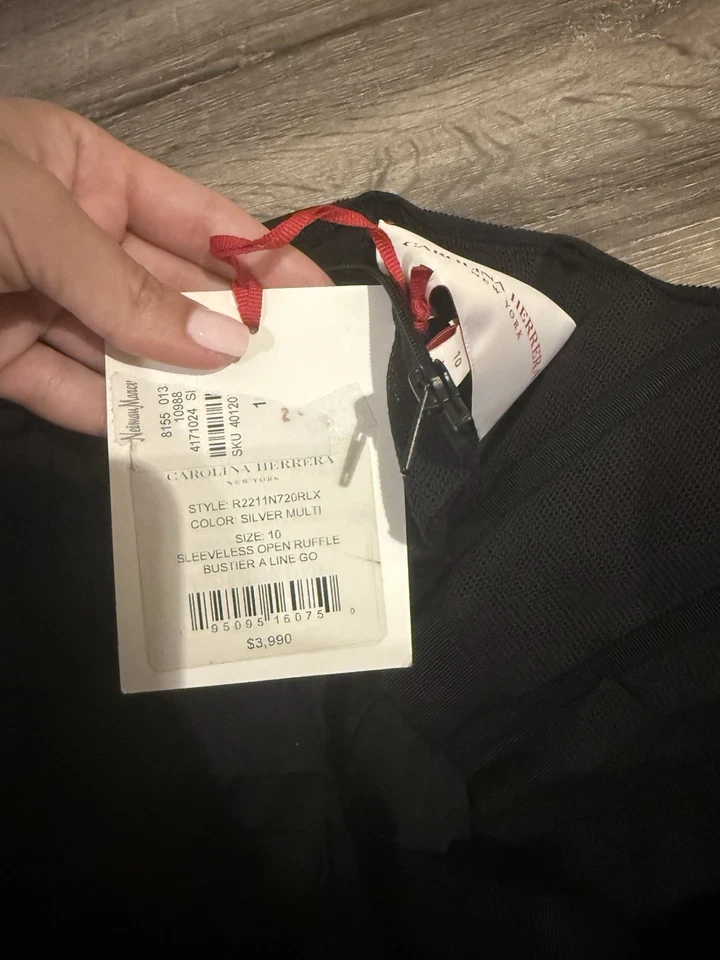 $3990 Vestido Carolina Herrera Plateado Estampado Rosa Vestido Plateado Talla 10 (Nuevo)�� Foto 3 de 4