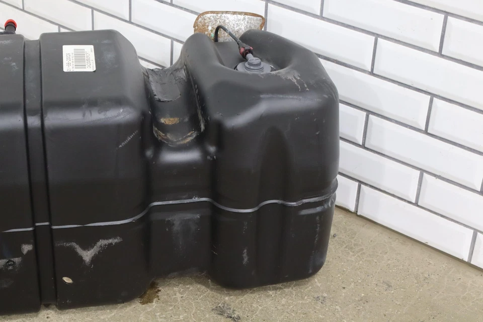 04-10 Chevy Silverado 2500HD 34 Gallon Fuel Tank with Pump - Изображение 2 из 4