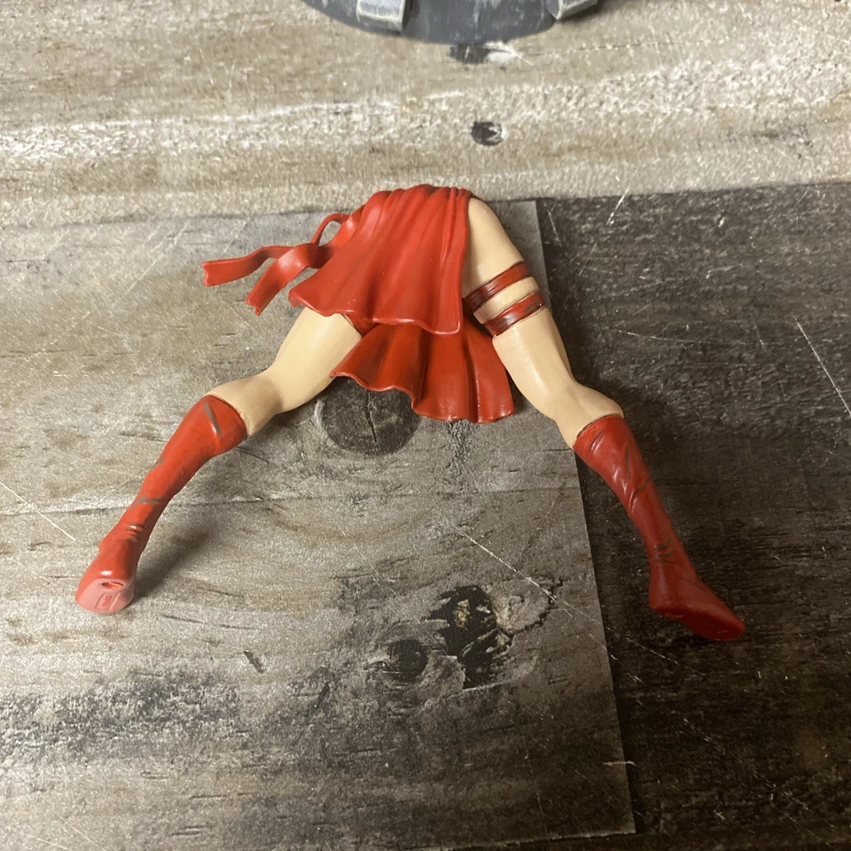 Figura de acción Marvel Diamond Select ELEKTRA con base  Foto 4 de 4