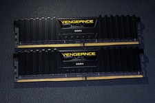 Corsair Vengeance LPX 32GB (2 x 16GB) DDR4 2666MHz PC RAM CL16