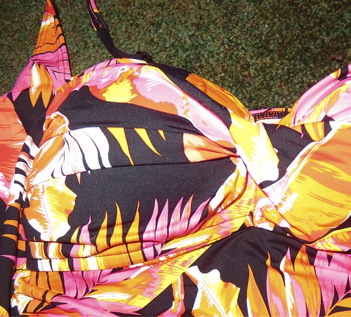NEW! MOONTIDE Orange Black Pink Camo Leaf Slimming Twisted TANKINI Swimsuit 16 - Picture 9 of 12