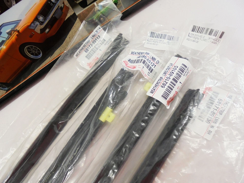 For Toyota Hilux LN85 YN90 LN106,N111 Door belt Weatherstrip window glass rubber Foto 2 de 4