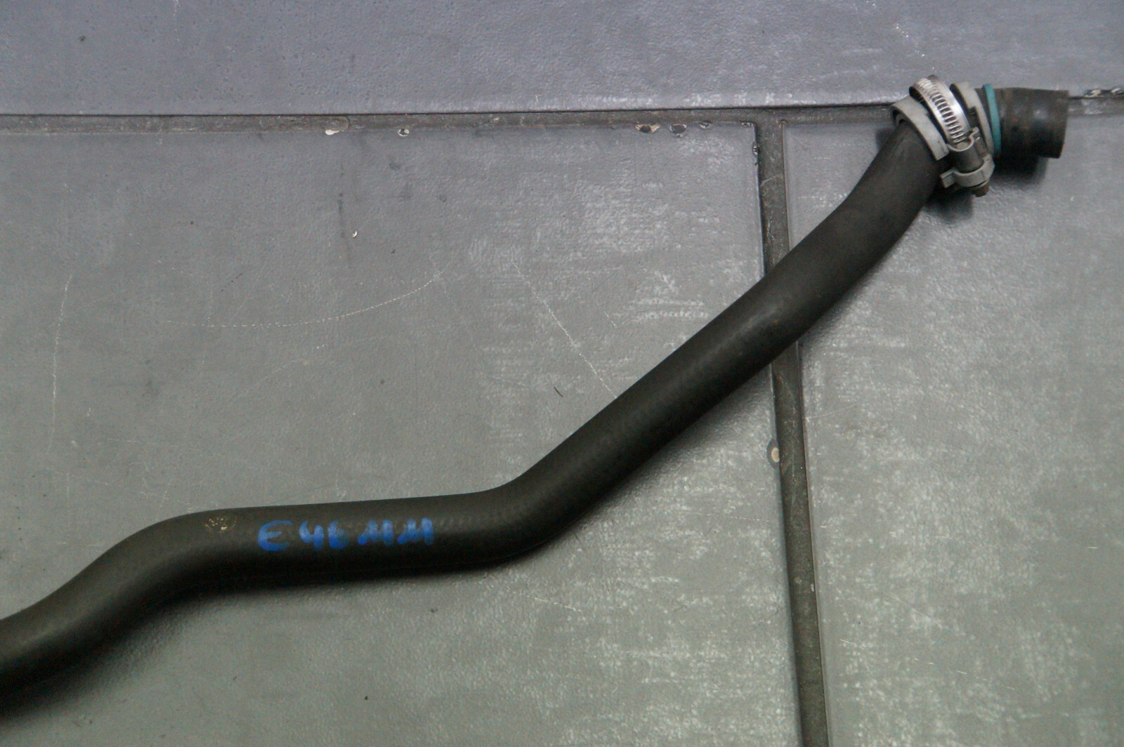 VASE D'EXPANSION LIQUIDE Eau De Refroidissement Pour Bmw X5 E53 3.0 2000- EUR 41,79 - FR