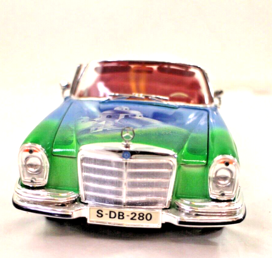 Maisto 1/18 – Mercedes Benz 280 SE 1966 Rouge – Collection LJ818 – Occasion (boîte Abîmée)