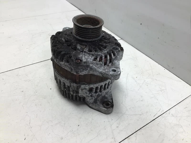 Alternador de fábrica Subaru Tribeca 2009 3,6 L Foto 3 de 4