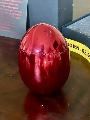 JEFF KOONS - CRACKED EGG ART SCULPTURE Broad Contemporary Art Museum