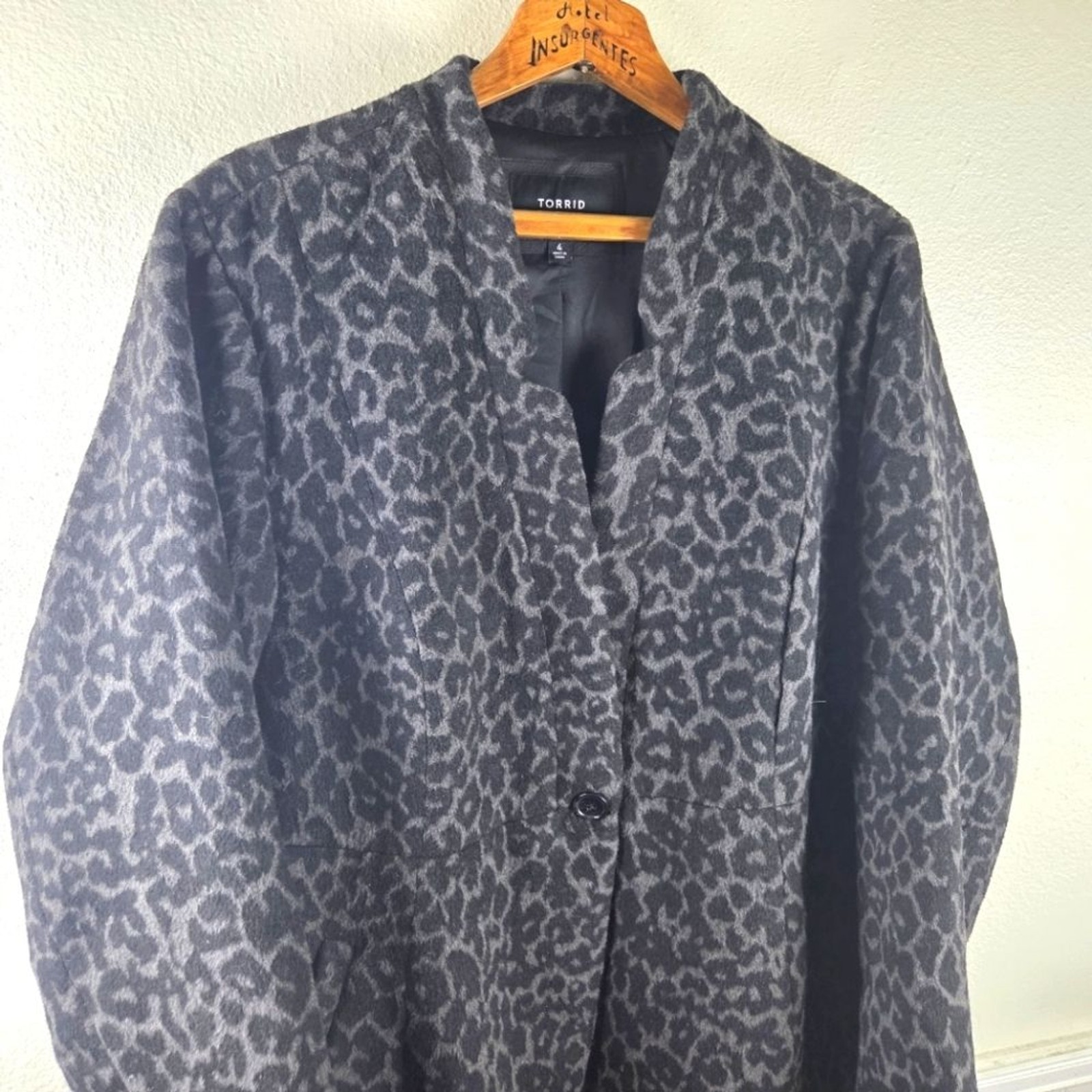 Women's Torrid Plus Size Black Grey Leopard One Button Print Coat Size 4X image 5