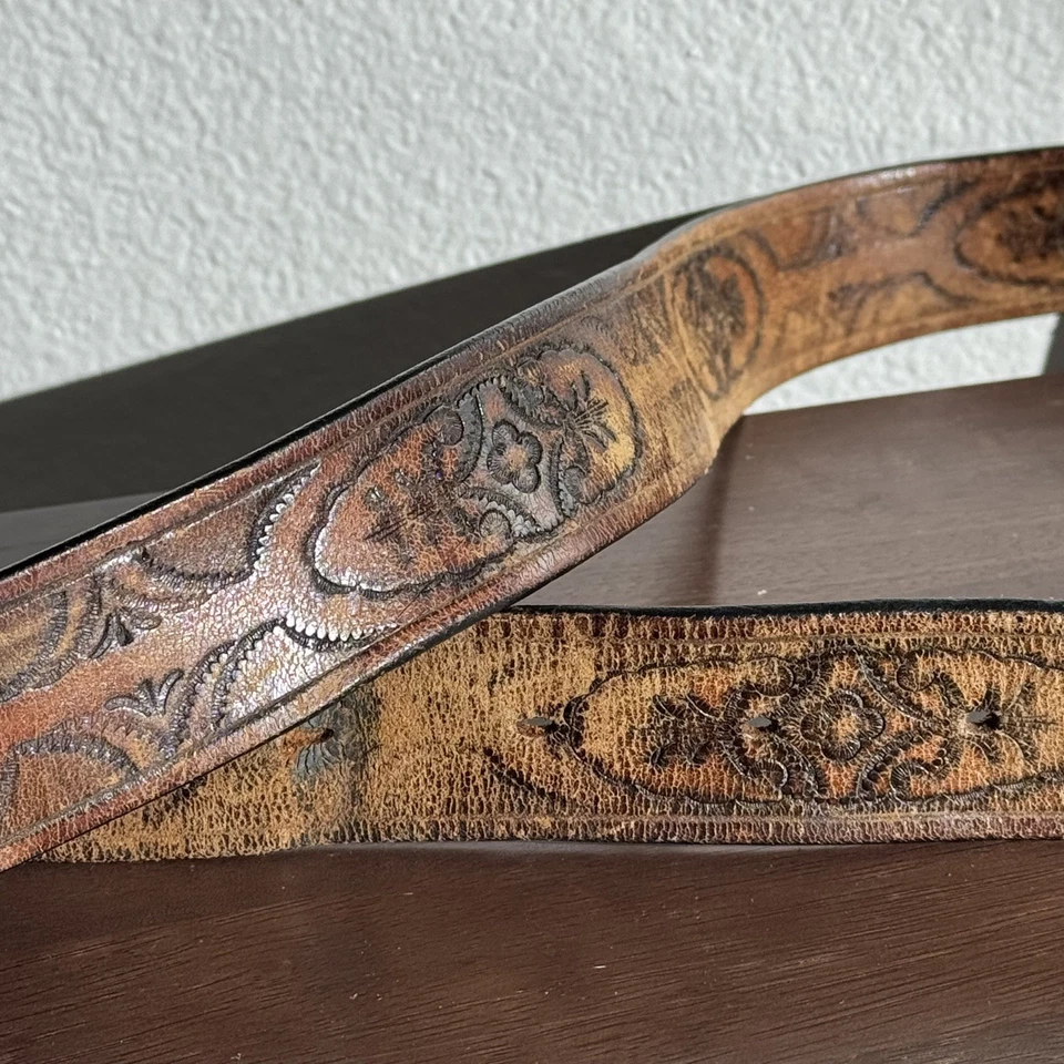 Cinto ocidental vintage de couro trabalhado padrão floral fivela de latão Lee Hardware - Imagem 2 de 4