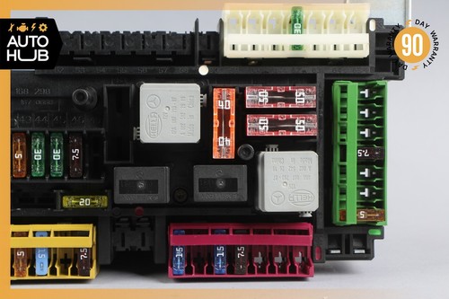 10-14 Mercedes W204 C250 C350 C300 Rear Fuse Relay Box Module 2049060105 OEM - Picture 5 of 11