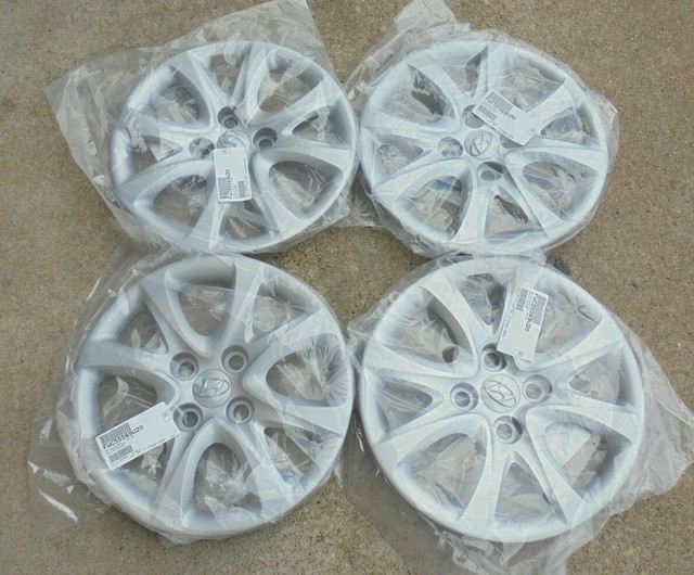 14" 2012 13 14 Hyundai Accent 8 spoke Hubcaps Wheel Covers 529601R000 eBay