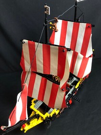 1989 LEGO 6285 Pirates I Black Seas Barracuda (Dark Shark) Pirate Ship