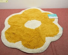 Pillowfort Flower Kids' 24" Bath Rug*