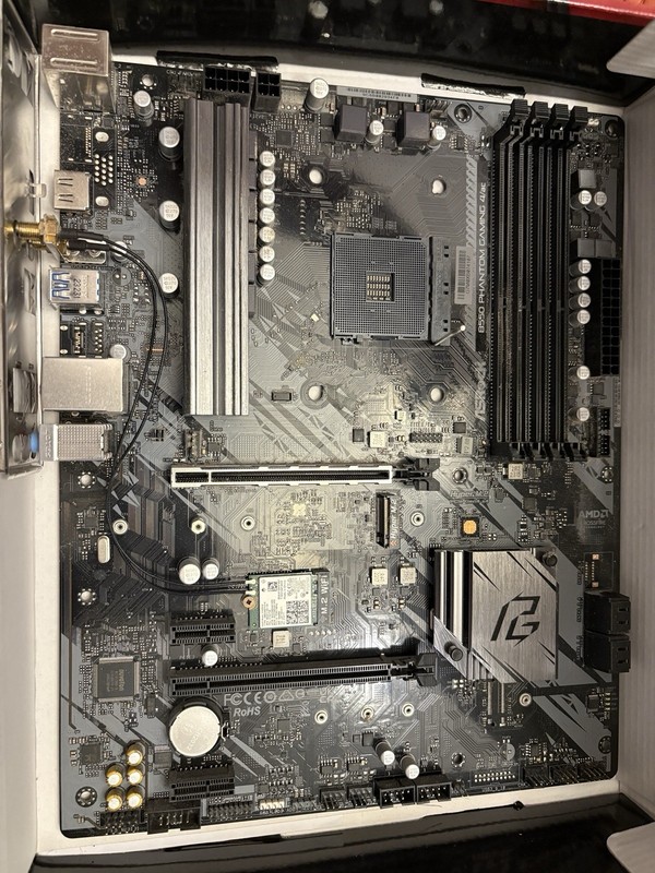 ASRock B550 Phantom Gaming 4 AM4 ATX Motherboard