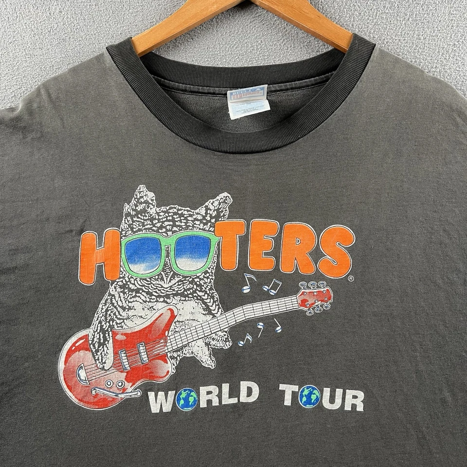 Camisa Hooters De Colección Para Hombres 2XL Negra Desteñida Puntada Única Años 90 Gira Mundial EE. UU. RARA Foto 3 de 4