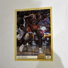 Classic Draft Picks Vin Baker Hartford Hawks Rookie #5 1993-94 NCAA Card