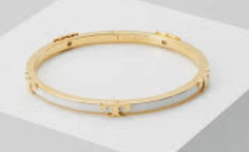 ¡NUEVO! Brazalete Tory Burch Serif esmaltado blanco y dorado Foto 3 de 4