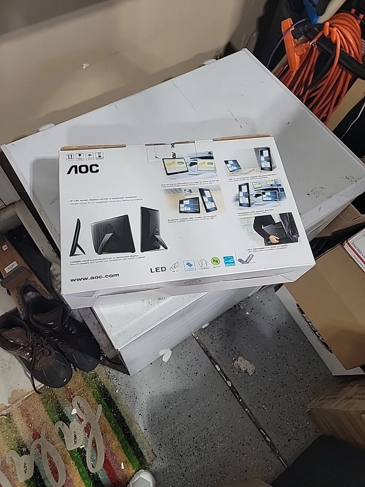 AOC - (E1649FWU) - 15" Portable Widescreen Monitor Open Box - Image 2 of 2