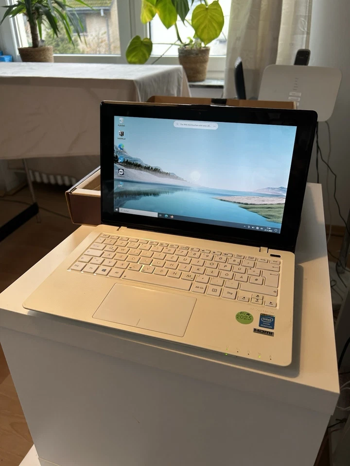 Asus X200CA Windows 10 Laptop mit Touchscreen Notebook - Bild 2 von 4