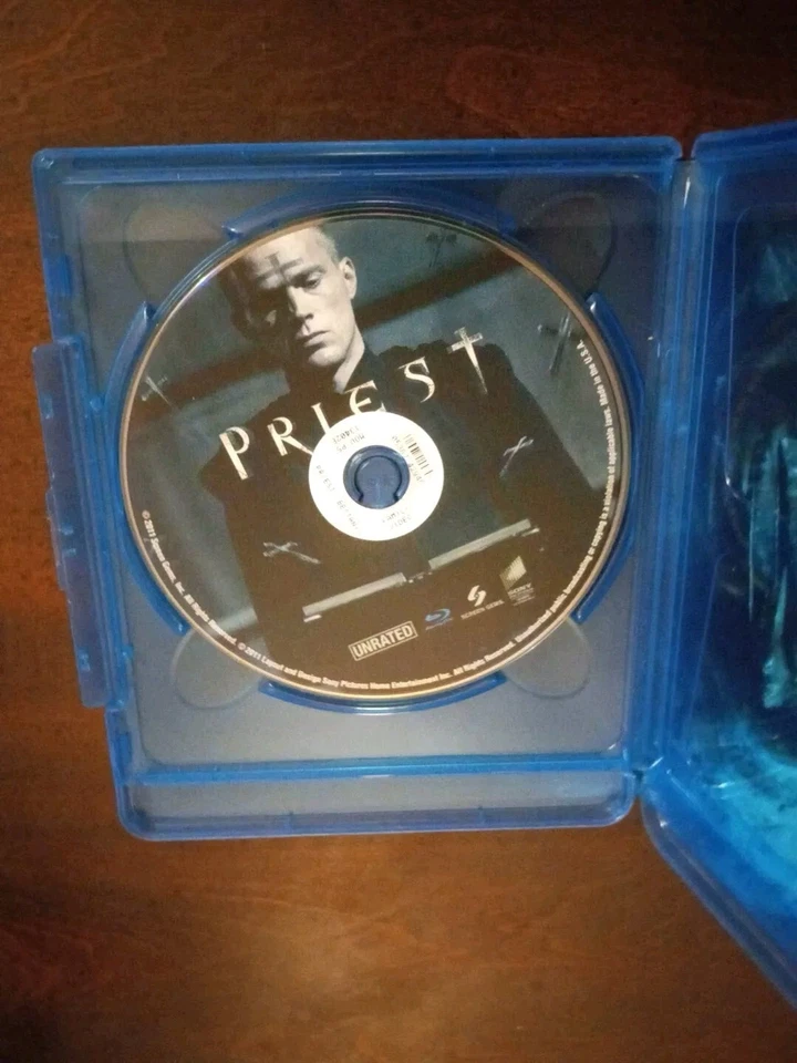 Priest Unrated Bluray BR1 Foto 3 de 4