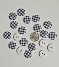 Pkg of 20 BLACK and WHITE Plaid 2-hole Wood Buttons 5/8" (15mm) Craft (W302)