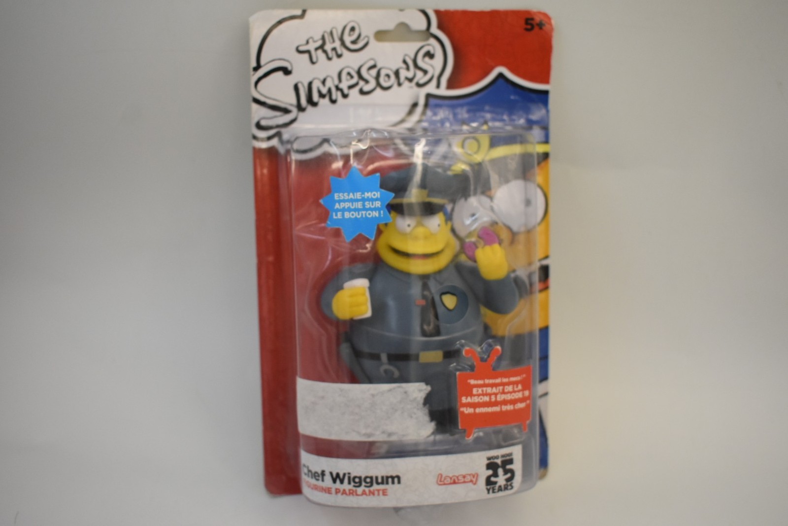 Figurine parlante Chef Wiggum The Simpsons pour décorer un bureau de geek