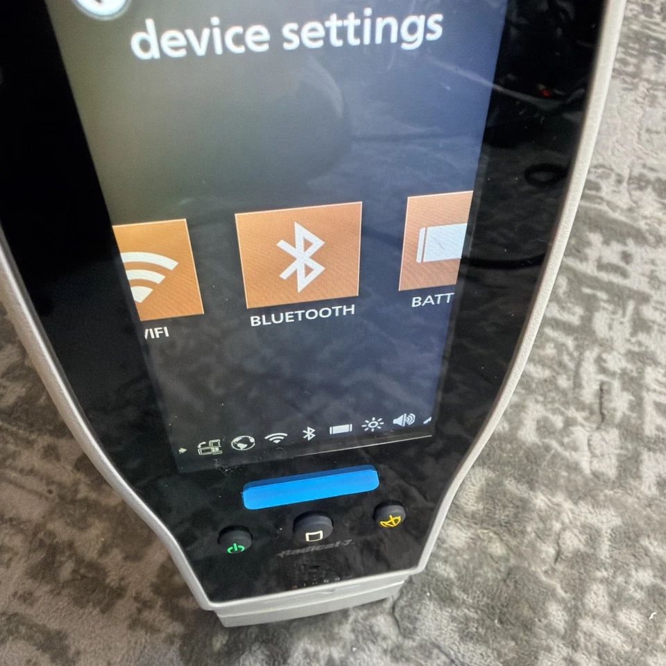 Oxímetro de pulso Masimo Radical 7 Rainbow con estación de acoplamiento - Necesita batería Foto 3 de 4