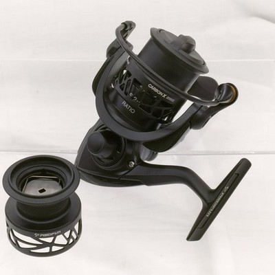 PISCIFUN CARBON X 2000S Spinning Reel 5.2:1 With Spare Spool 220g From Japan