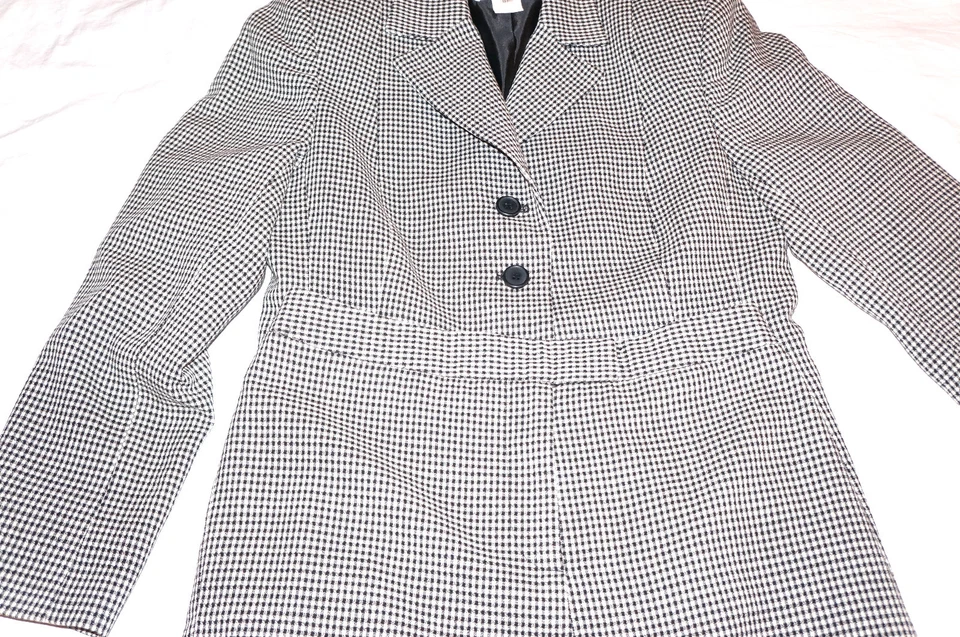 Oscar by Oscar de la Renta Check Blk Wt Gingham Pant Suit Wool Size 8P PETITE  - Image 3 of 4