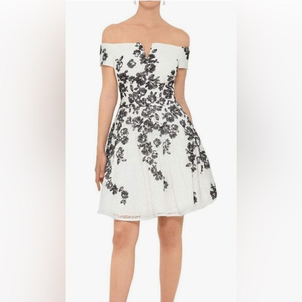 knee length dresses for ladies Long-Sleeve Short Black Low V-Neck Party Dress Black / XLarge