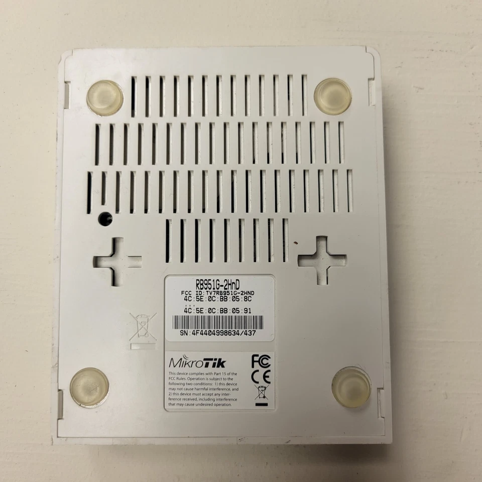 Mikrotik RouterBoard RB951G-2HnD Wireless AP Router 5-Port GbitLAN w/ Adapter  - Image 4 of 4