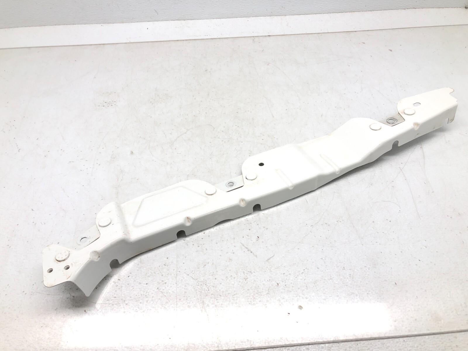 2014-2018 BENTLEY FLYING SPUR RIGHT PASS FRONT FENDER RIP PLATE BRACKET OEM
