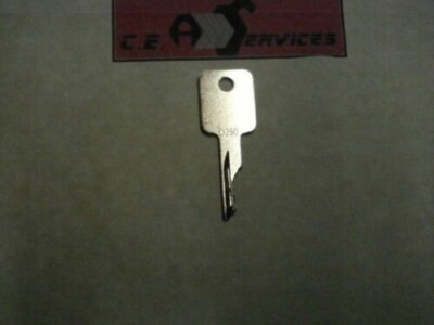 (1) Key Fits Case Bobcat IR Komatsu Grove Tennant Terex Timberjack D250 ...
