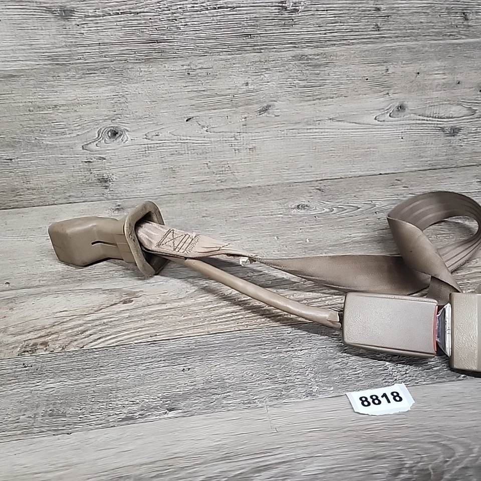 88-98 1988 SILVERADO C1500 OBS СКАМЕЙКА ПРАВЫЙ ПАССАЖИРСКИЙ ПЕРЕДНИЙ РЕМЕНЬ БЕЗОПАСНОСТИ ПРЯЖКА ЖЕЛТОВАТО-КОРИЧНЕВЫЙ - Изображение 3 из 4