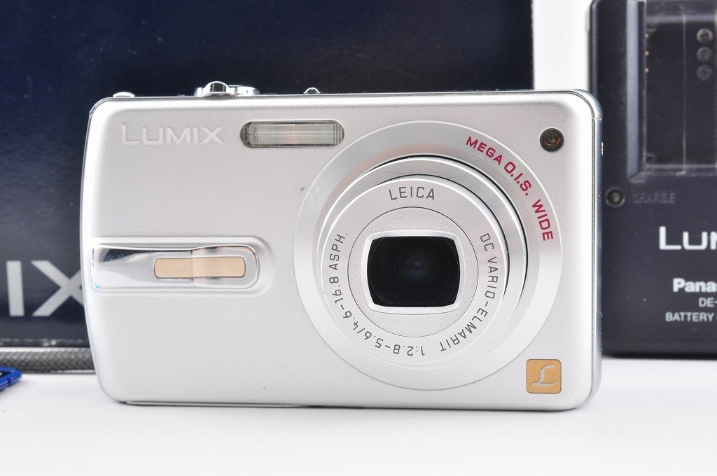 Panasonic LUMIX DMC-FX50 7.2MP Compact Digital Camera 3x Zoom Used