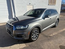 2017 Audi Q7 3.0T Premium LOW MILES AMD VERY CLEAN