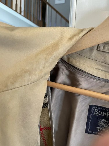 Vintage Burberry’s Burberry Beige Raincoat Trench Coat Zip Out Liner 25” x 43” - Picture 5 of 9