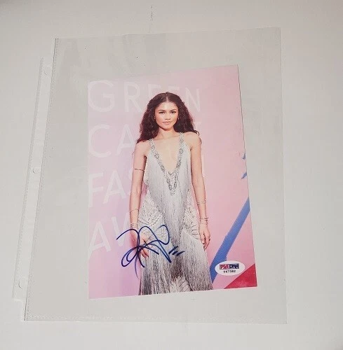 Euphoria Zendaya Signed Charming Photo PSA DNA
