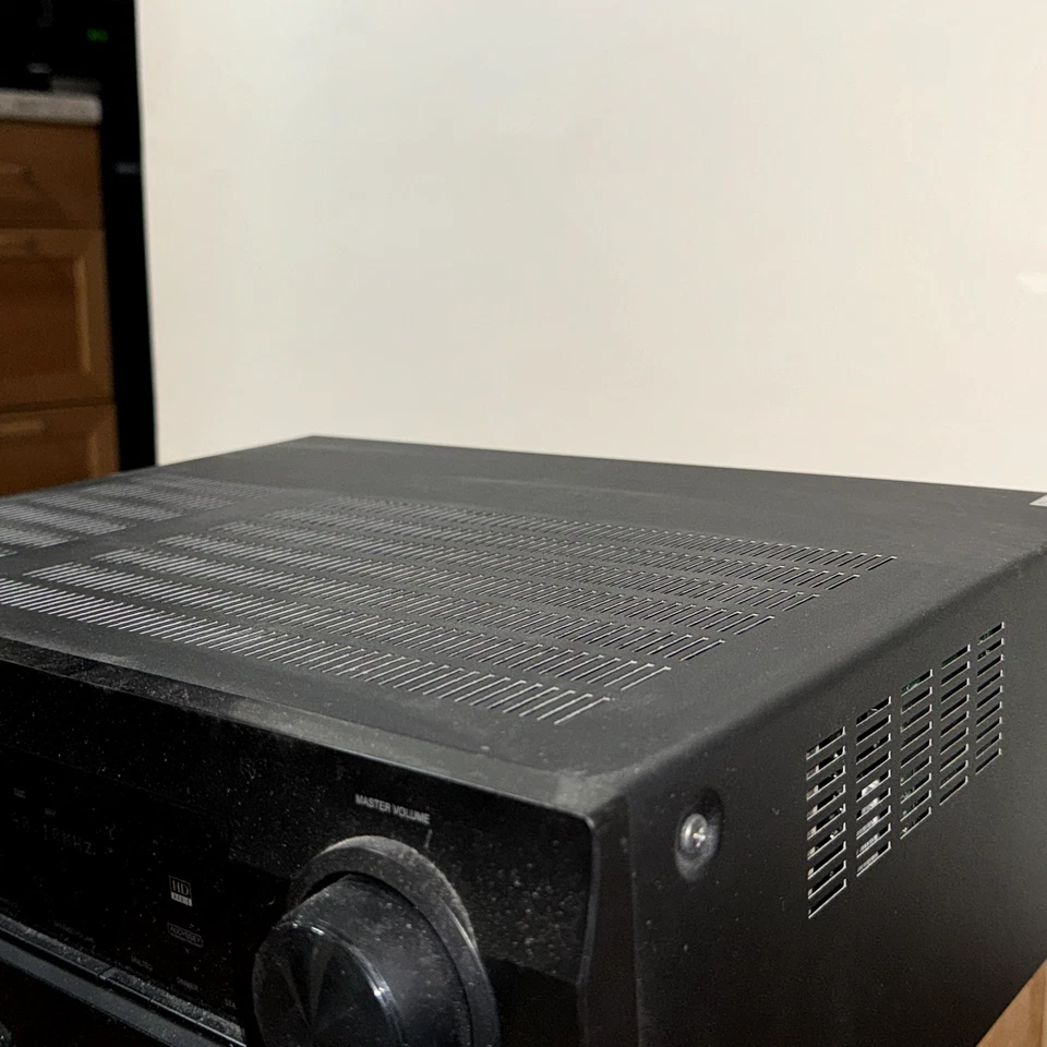 DENON AVR-590 5.1 Ch HDMI Home Theater  Surround  Receiver Bundled with Remote - Image 4 of 4