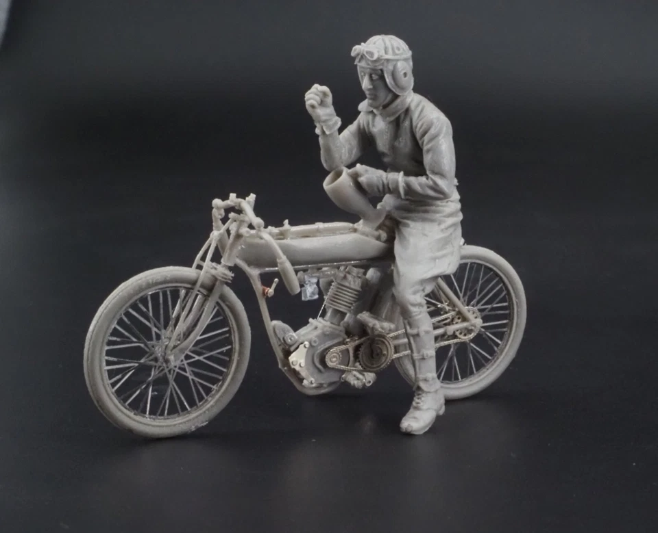 CIXMODELS CixM043 INDIAN RACER SINGLE CYLINDER MOTORCYCLE WITH PILOT 1:35 - Immagine 2 di 4