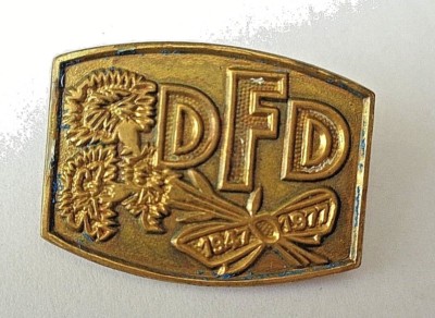 D F D MESSING ANSTECKABZEICHEN 1947-1977 
